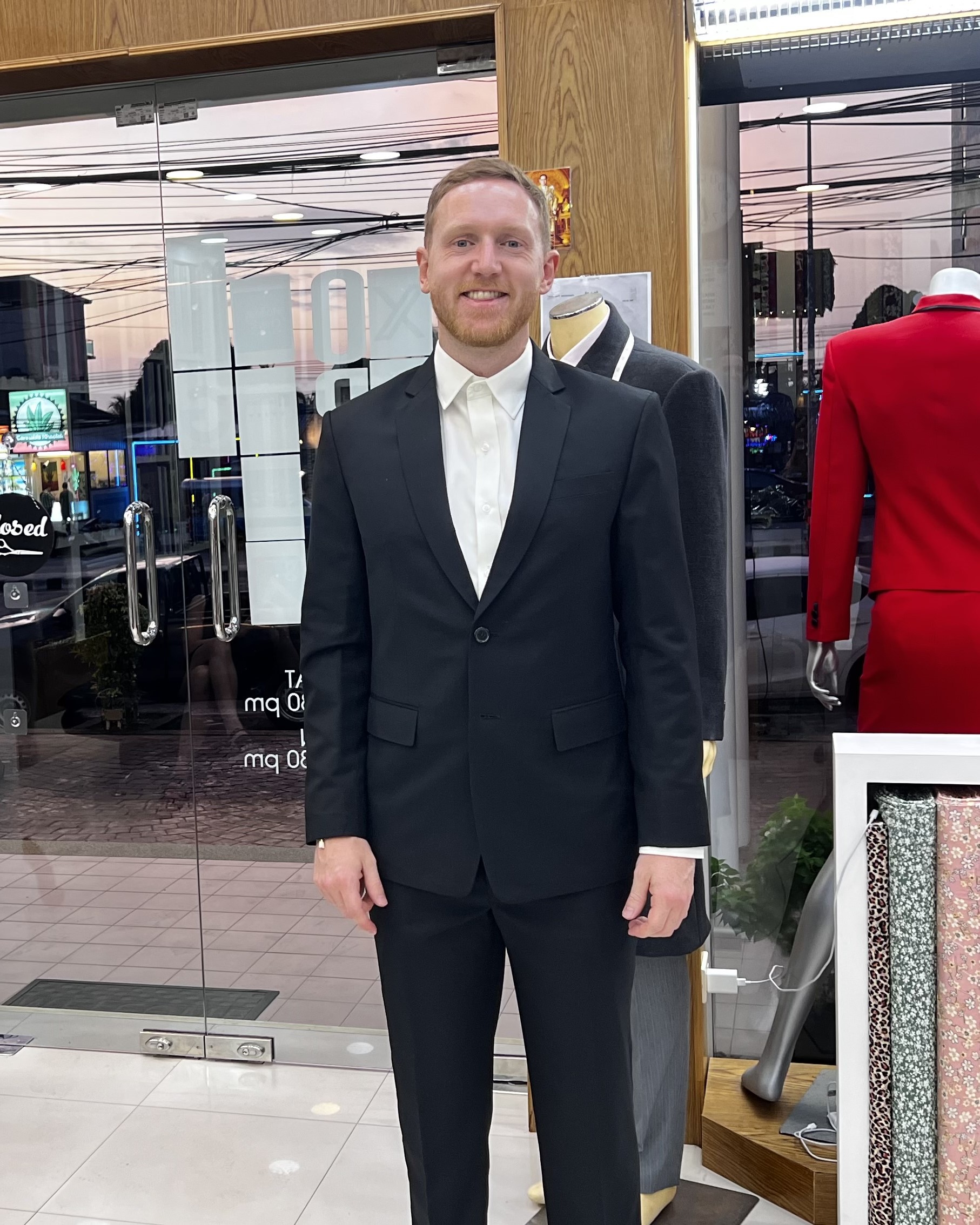 Single breast suit from Custom Tailor based in Khaolak,Thailand